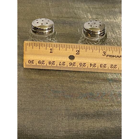 VTG Mini Salt & Pepper Shakers Clear Glass Diamond pattern Chrome tops EUC - Picture 10 of 10